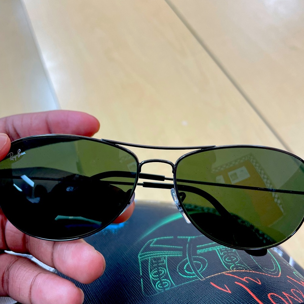 Ray-Ban Black Aviator Sunglasses